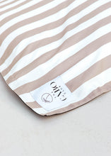 Load image into Gallery viewer, Cabo Club Floats