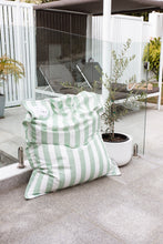 Load image into Gallery viewer, Cabo Club Floats